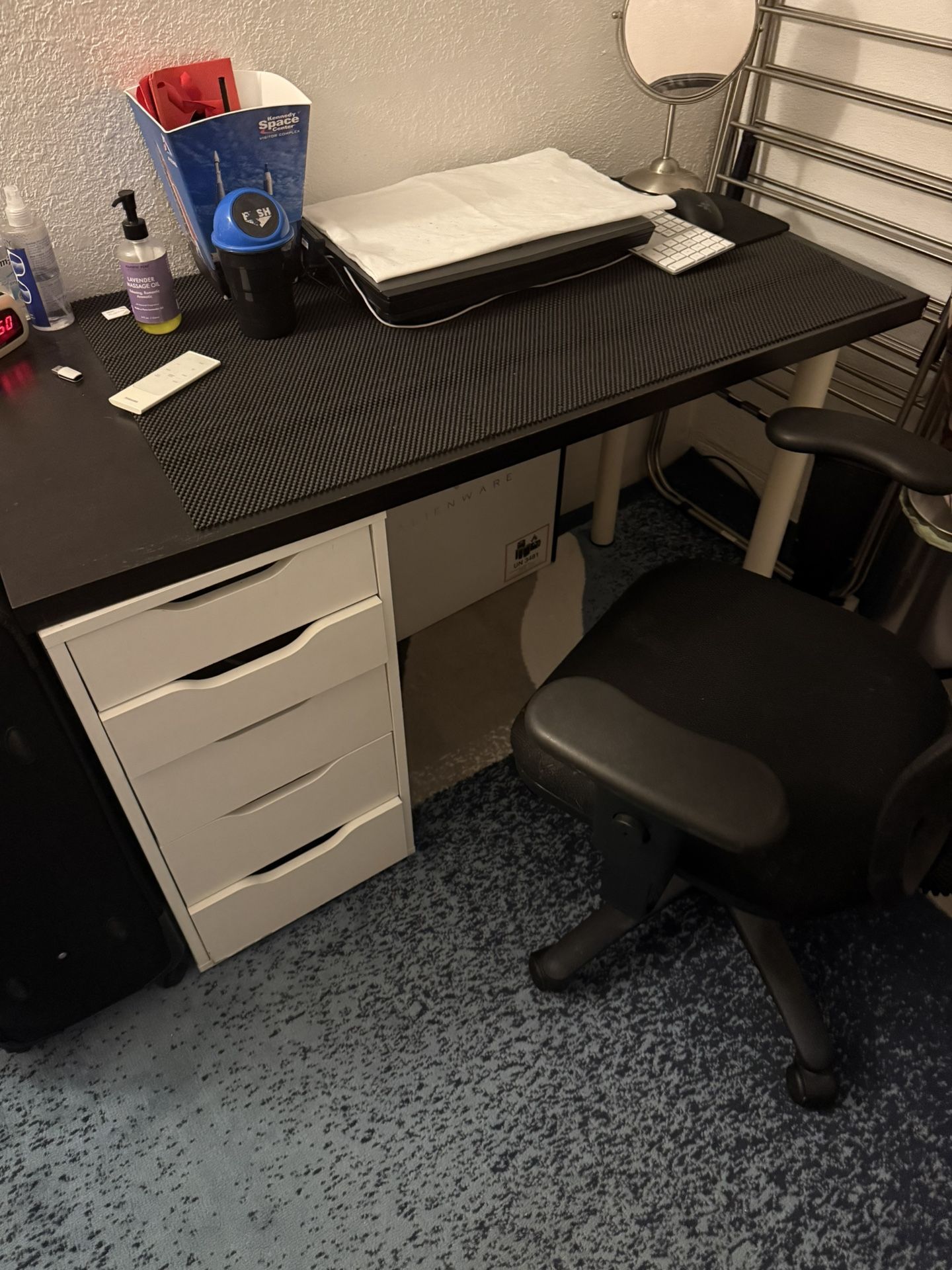 Office Desk With Chair