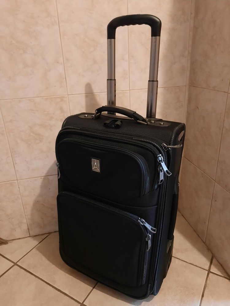 TravelPro CarryOn Luggage LIKE NEW CONDITION