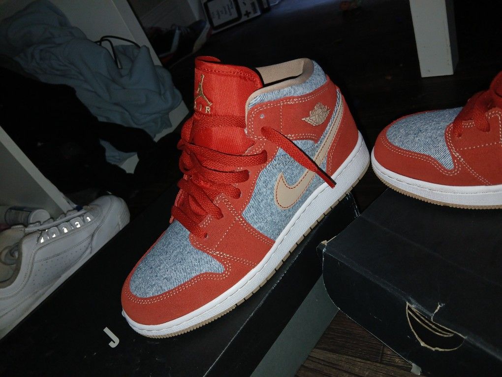Jordan 1 Mid Denim Red
