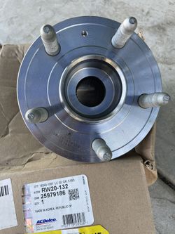 Rear Wheel Hub and Bearing Assembly with Wheel Studs