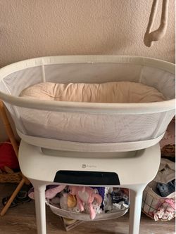 4 Moms  Crib