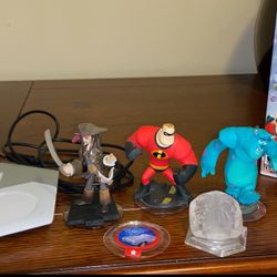 Disney Infinity Starter Pack for Nintendo Wii - Complete Bundle!