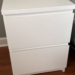 2 bedside tables