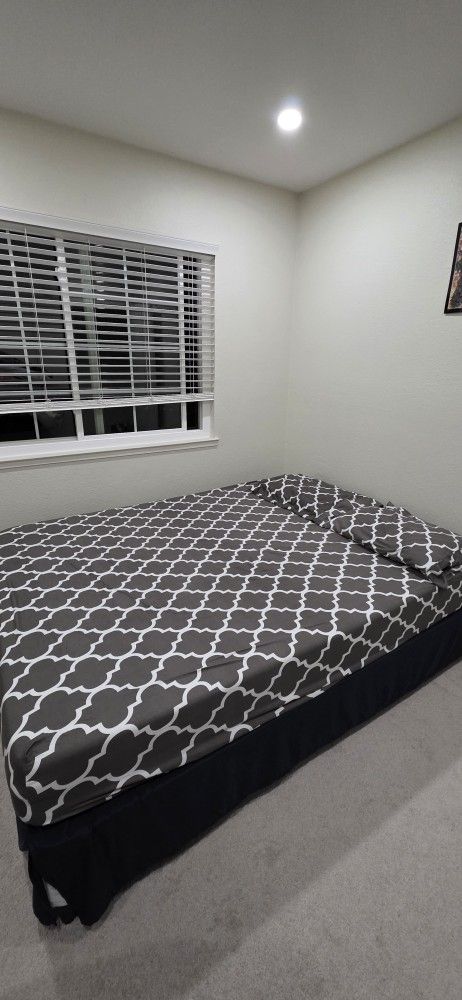 Queen Size Memory Foam Mattress And Metal Bed Frame