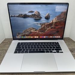 MacBook Pro - Intel i9 processor - 16 GB RAM - 1 TB SSD  - Superfast - Touch Bar - 90 days warranty