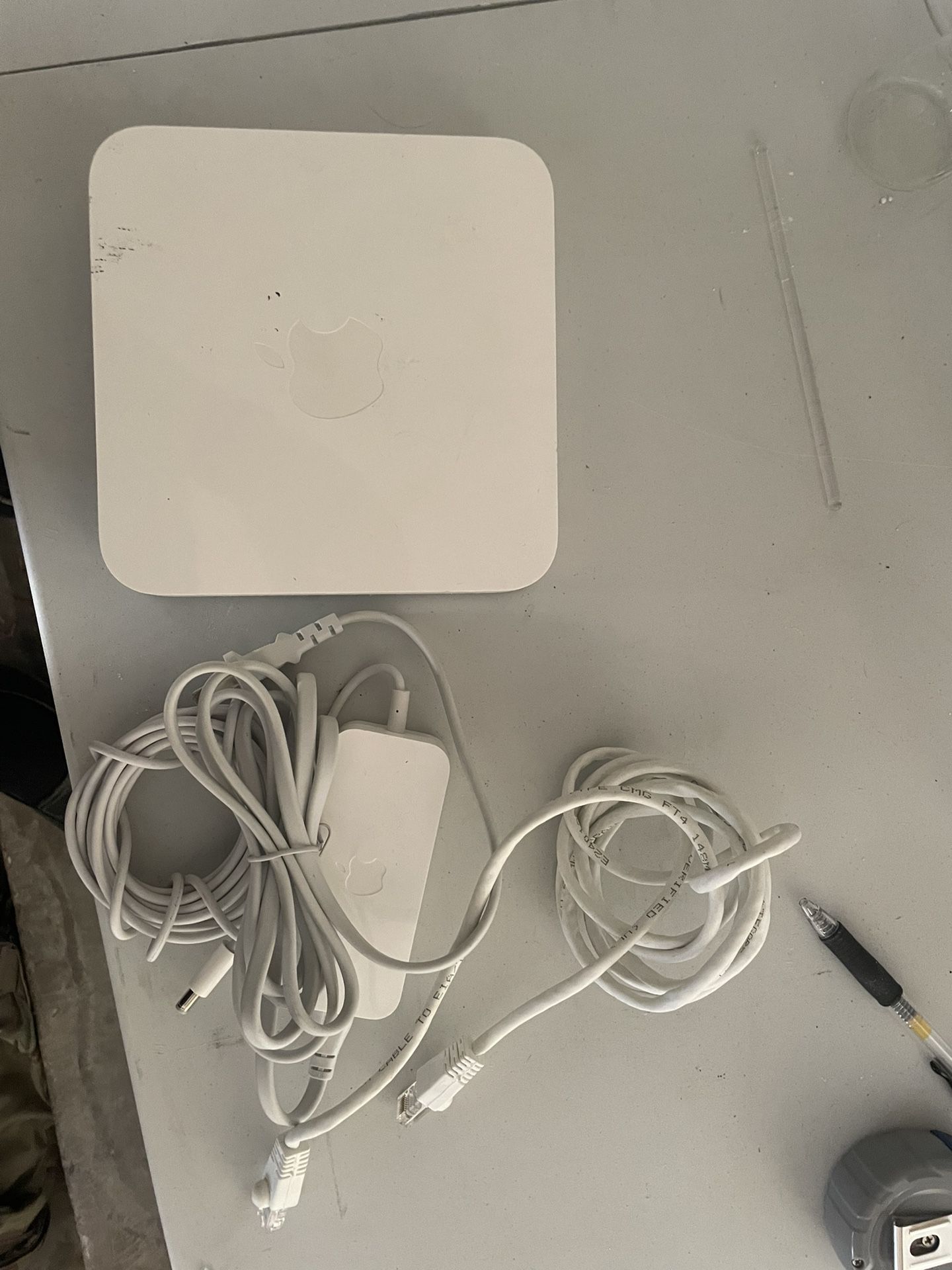 Apple airport Wi-Fi Router