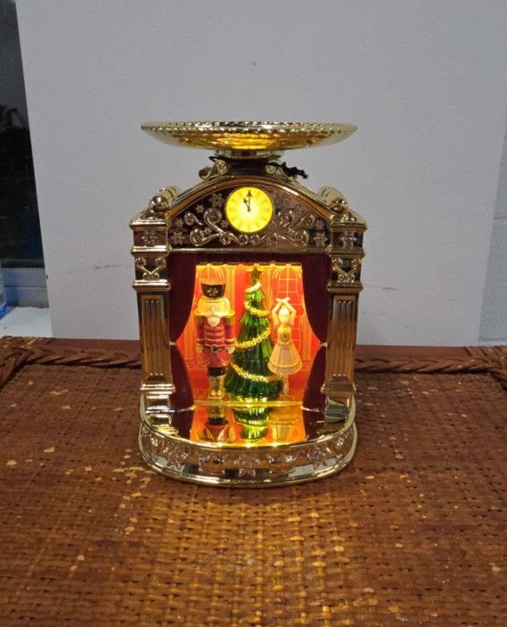 Bath & Body Works Nutcracker Scene Light Up 3 Wick Candle Holder New 2025