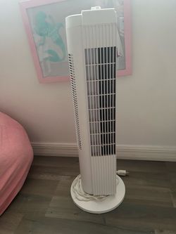 White Tower Fan with Round Base