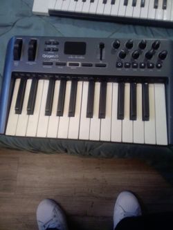 Oxygen 25 keyboard