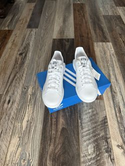 Women Adidas Sneakers (Size US 8)