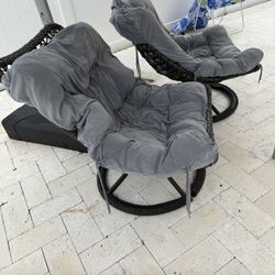 2 Swivel Chairs