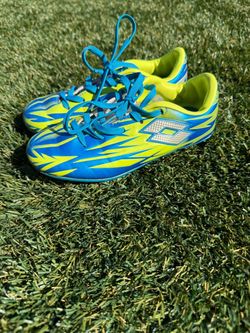 Lotto kids soccer shoes