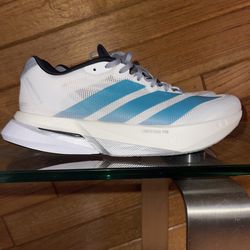 Men’s shoes size 8.5