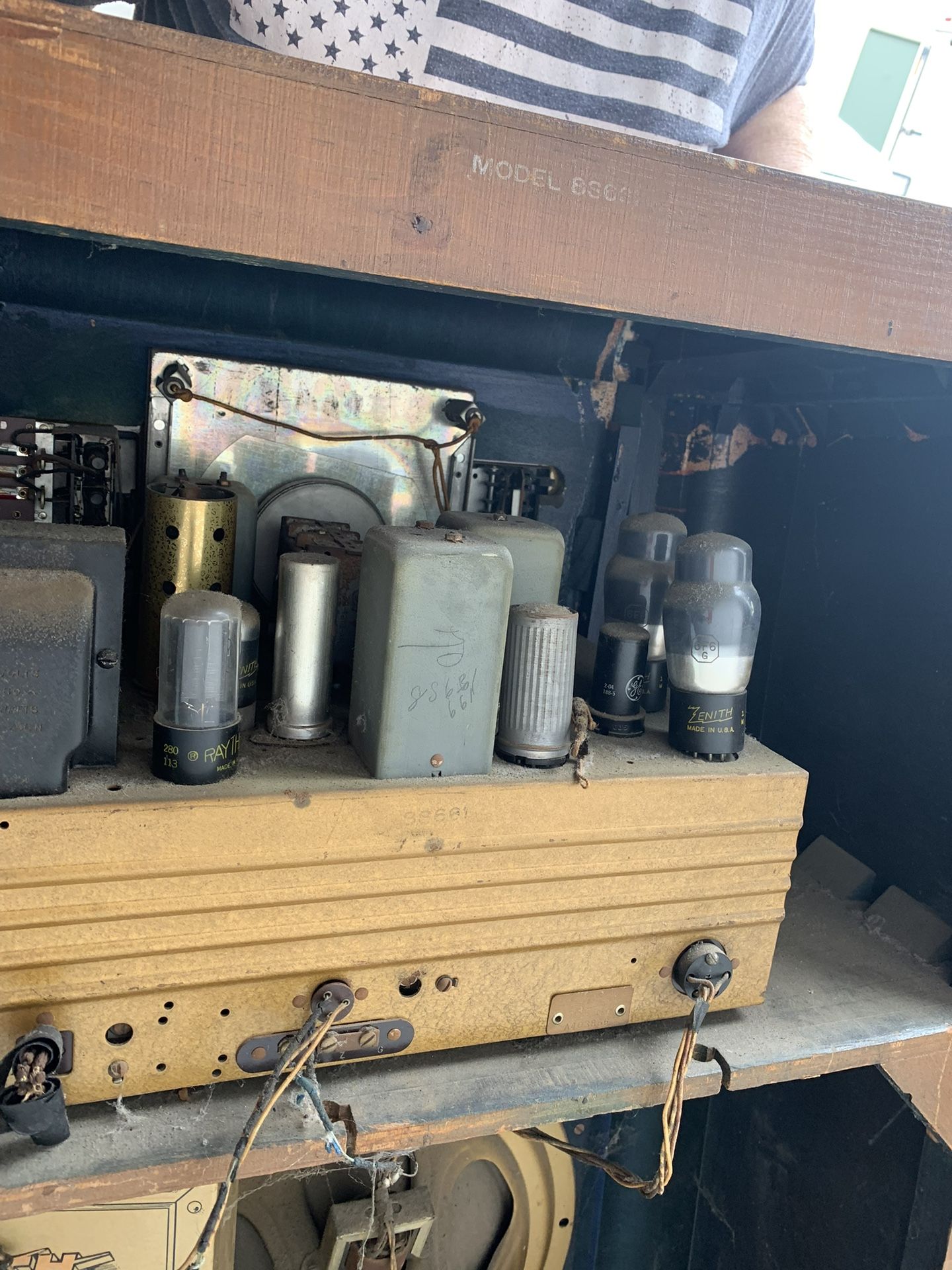 1940s Zenith Floor Radio for Sale in El Cajon, CA - OfferUp