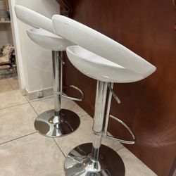 $50 For Set Of 2 Barstools 