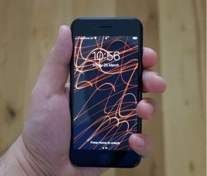 🔥 Fast. Compact. Affordable – iPhone SE 3rd Gen!