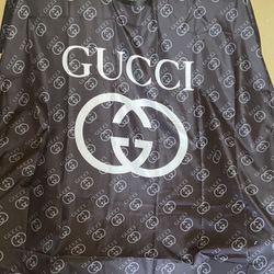 Gucci Barber Cape for Sale in Rancho Cucamonga, CA - OfferUp