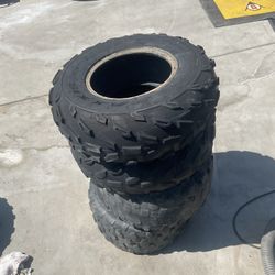 22x7-10 20x10-9 Quad Tires