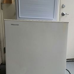 Hisense 5.0 cu.ft. Chest Freezer
