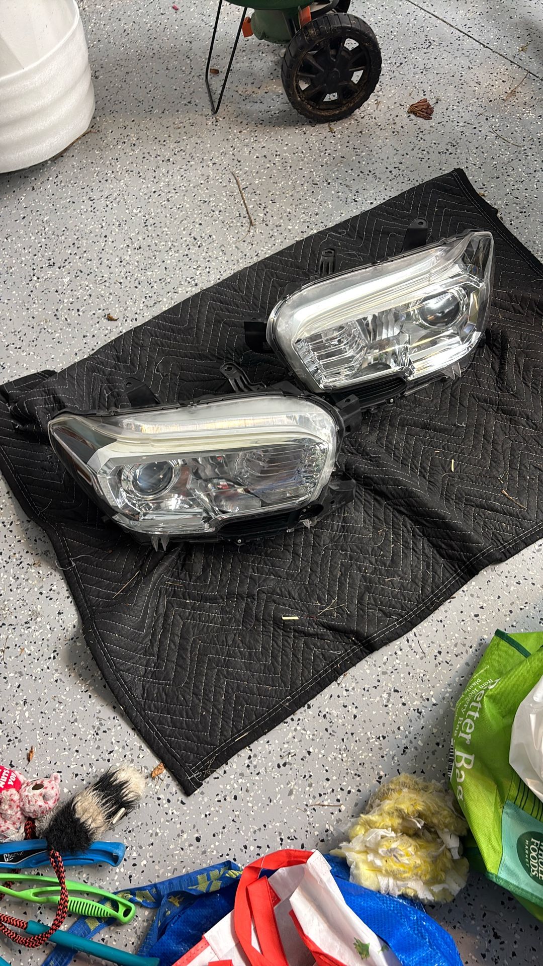 Toyota Tacoma Headlights Halogen  2020 