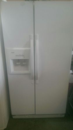 Kenmore Refrigerator $325 With Warranty