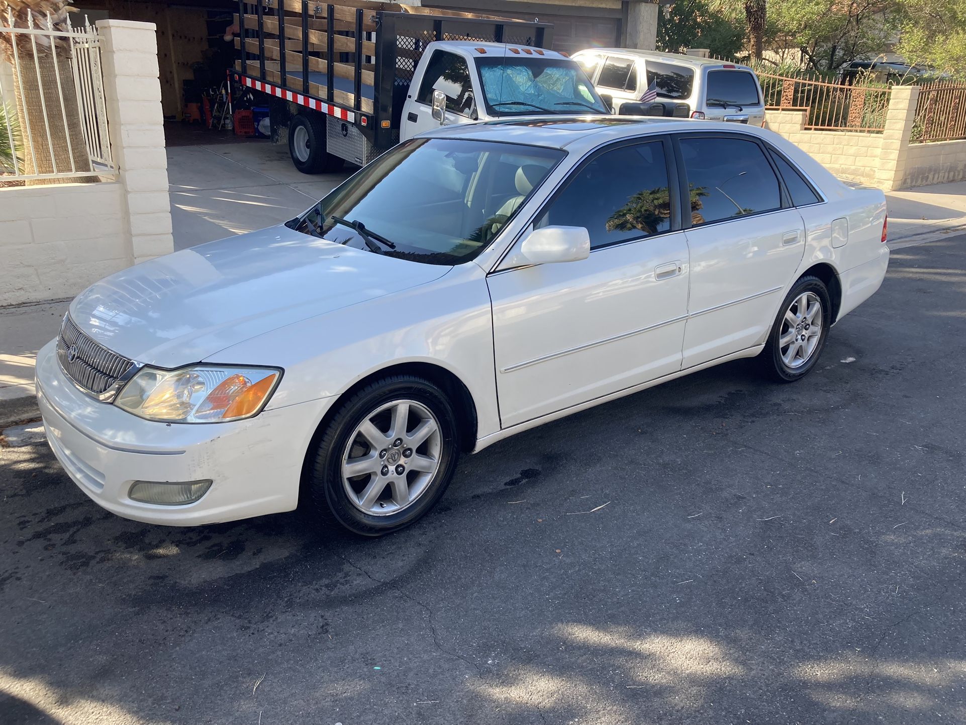 2001 Toyota Avalon for Sale in Las Vegas, NV - OfferUp