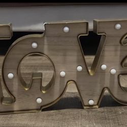 Love Decor sign