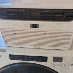 window A/C unit 