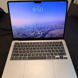 13.6-inc MacBook Air with M2 Chip