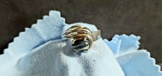 Sterling Silver horizontal 8x6mm oval black cat's eye cabochon bypass ring - beautiful ring!!!