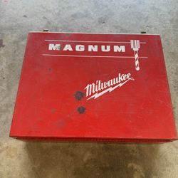 Milwaukee Magnum Right Angle Drill