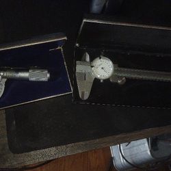 Vintage and working Mitutoyo 0-1" Micrometer and 6 inch dial caliper measurement kit, made in Japan