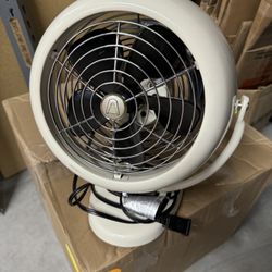 Small Retro Design Fan