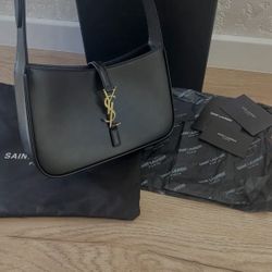 Saint Laurent Le 5 À 7 Hobo bag Authentic 