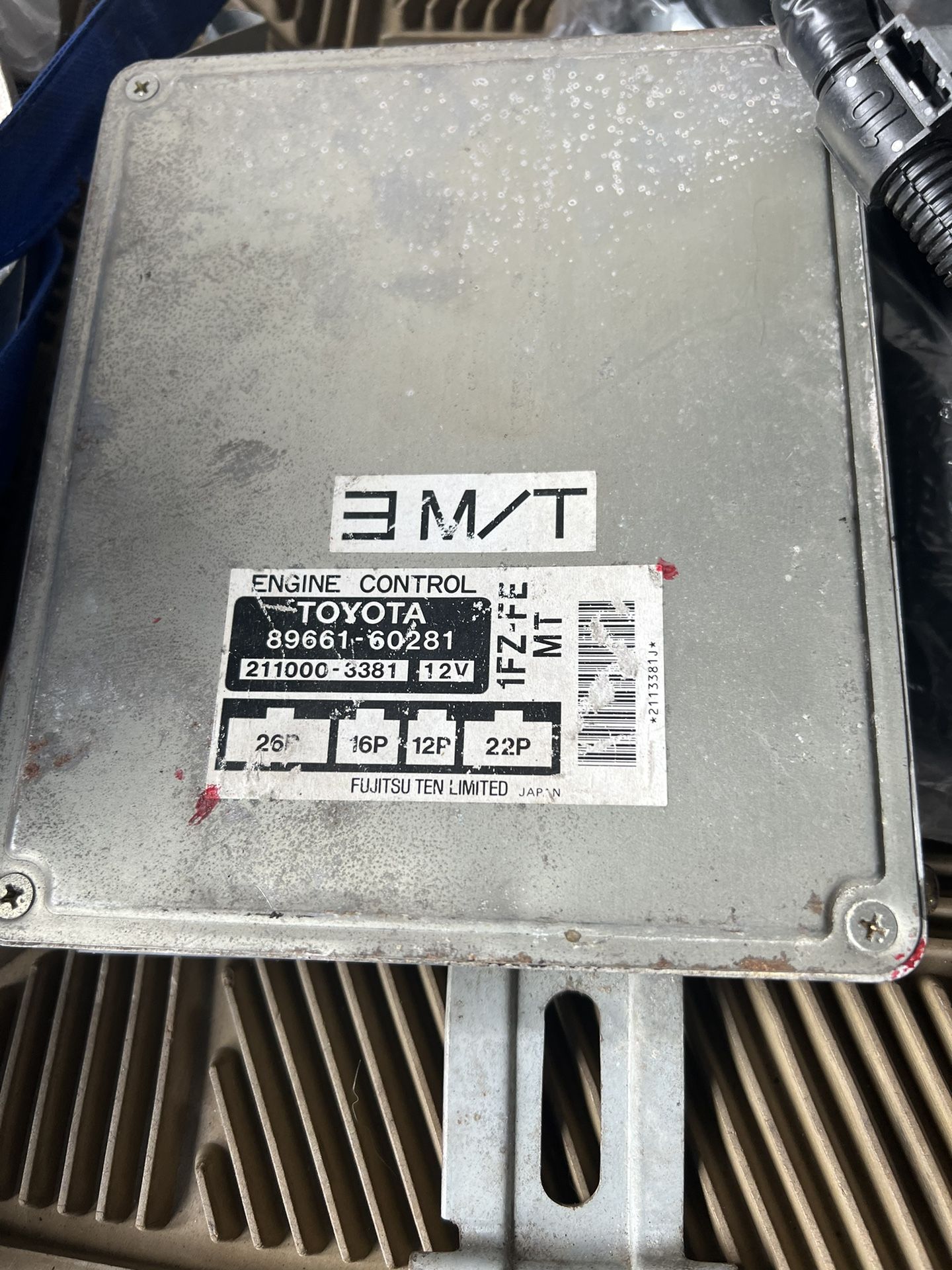 TOYOTA LAND CRUISER FJ80 TRANSMISSION MANUAL for Sale in Elmwood Park