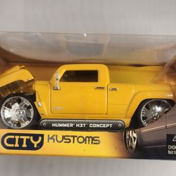 Dub City Kustoms Yellow Hummer H3T Concept - 1:24 Scale Die-Cast - Jada Toys