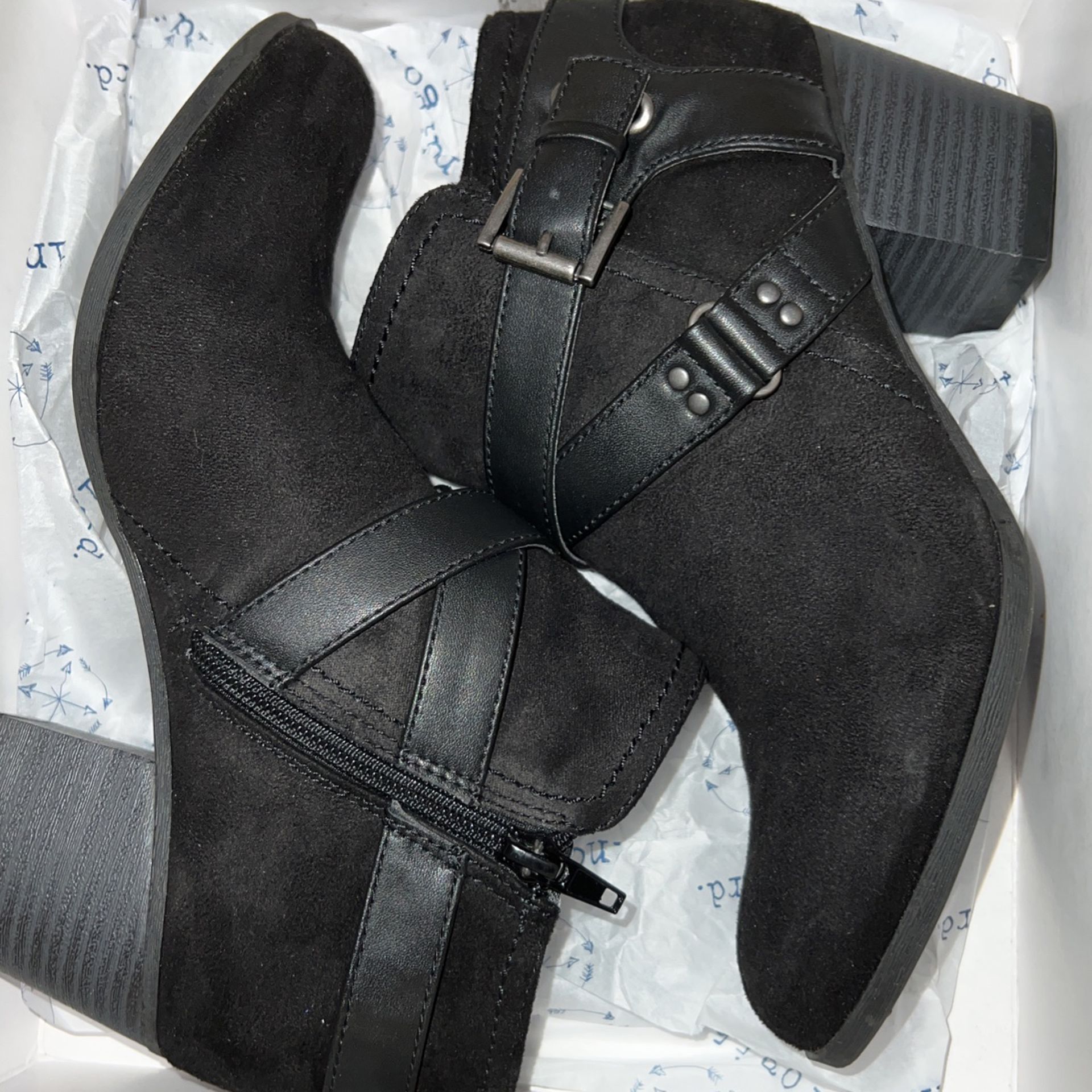 Black Ankle Boots With Zipper. $15
