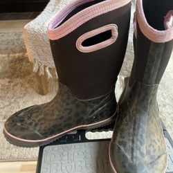 Used Girls Rain boots Size 5