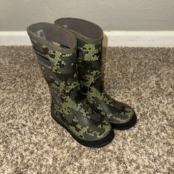 Bogs rain boots size 13