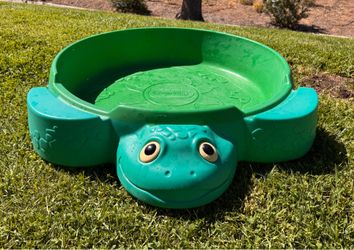 Little Tykes Green Turtle Sandbox