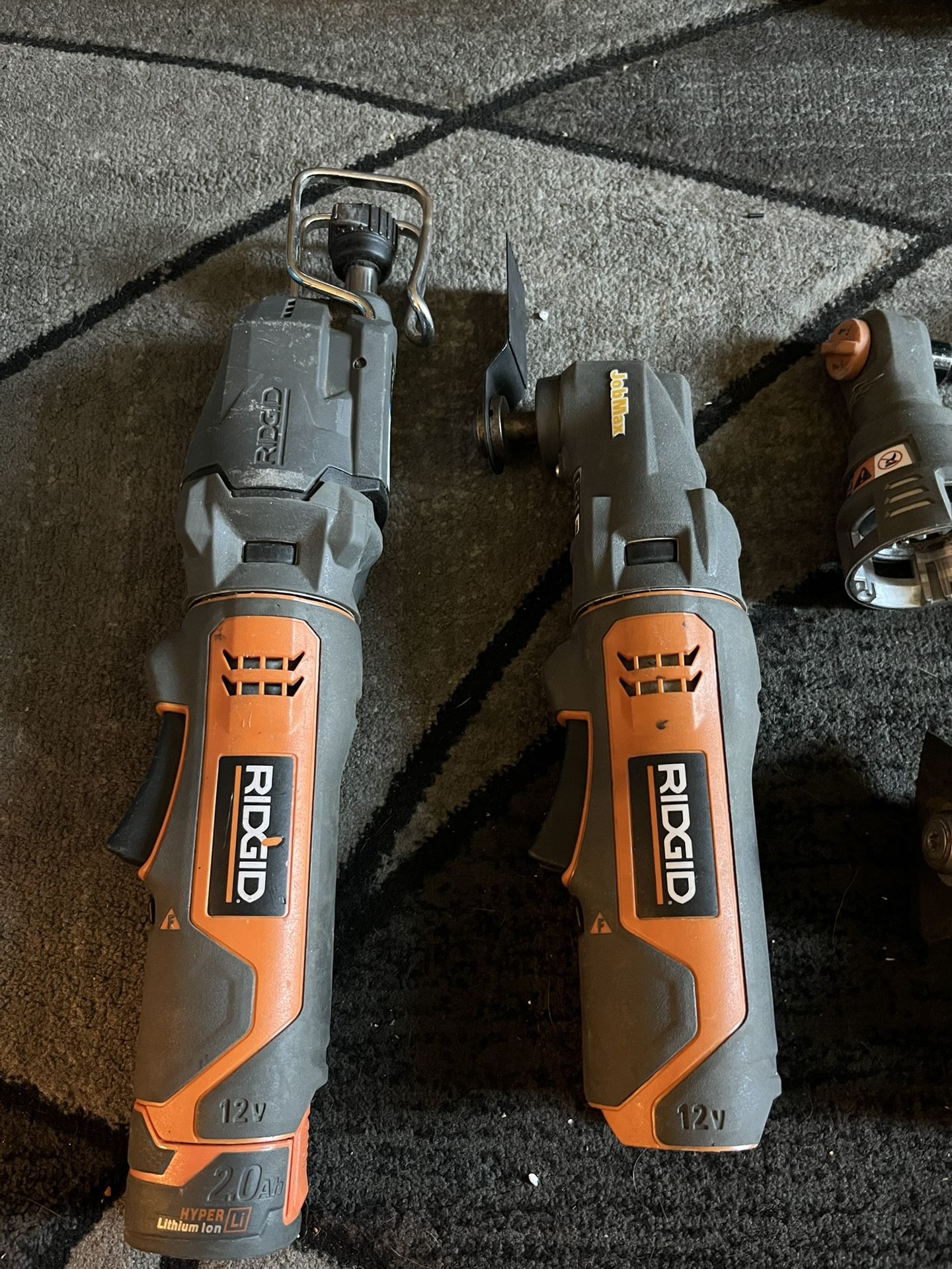 2 Multi tools Rigid R8223400 12 V 1 Battery And Charger W/7 Heads Job Max