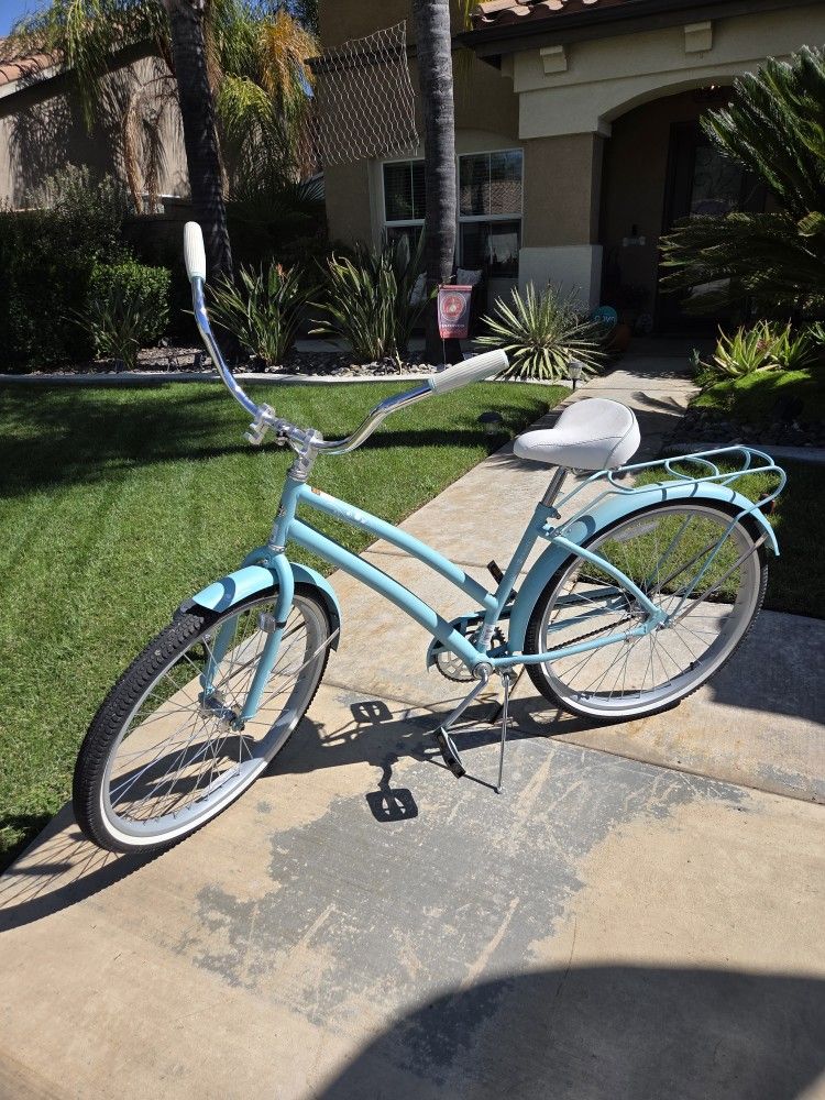 Ladies bike/bicycle. 🩵🩵🩵