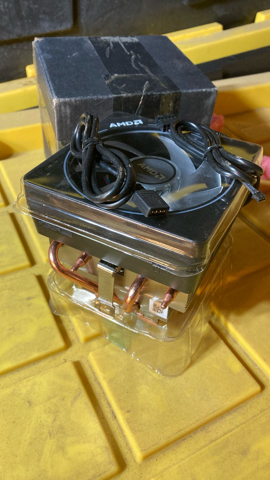 Multicolor AMD wraith prism LE...base/alum heat sink