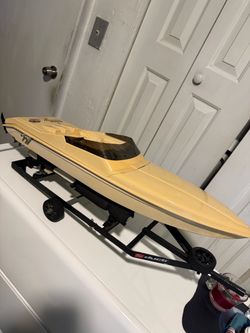 Traxxas boat rc with tralier as is