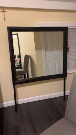 Dresser mirror