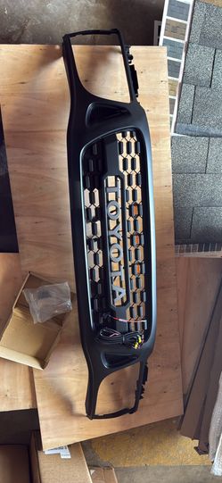 Tacoma 2003 grill
