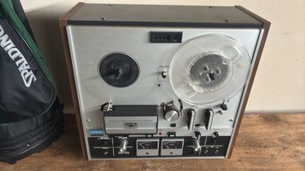 Akai GX-220d reel to reel