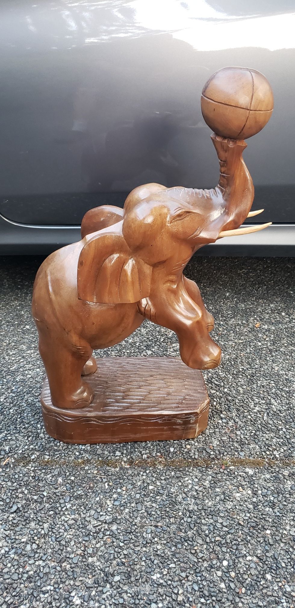 Stunning Large Wood Elephant Carving. VERY DETAILED...PENDING PICKUP