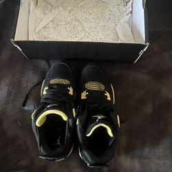 Brand New Yellow Thunders Size 6