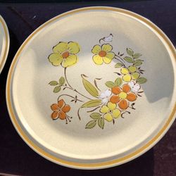 Set of dishes